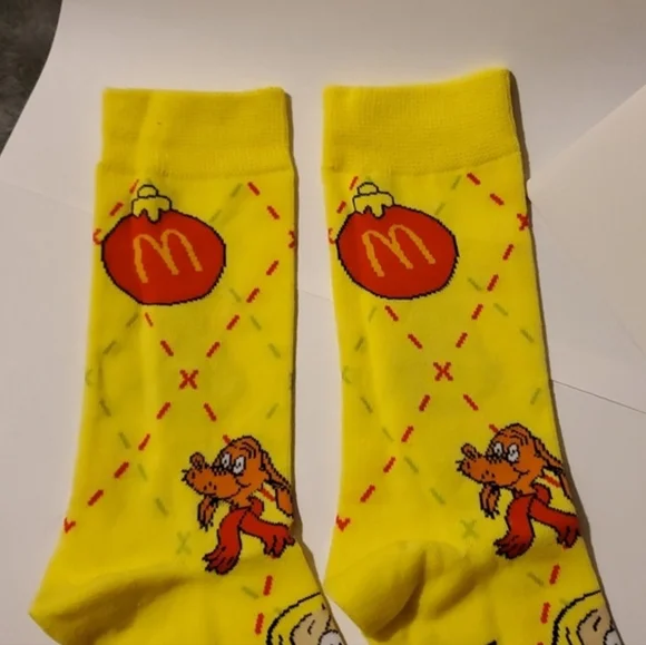 McDonald's Grinch Socks Yellow With Cindy Lou Who And Max And Grinch 2025 Promo - Picture 3 of 7